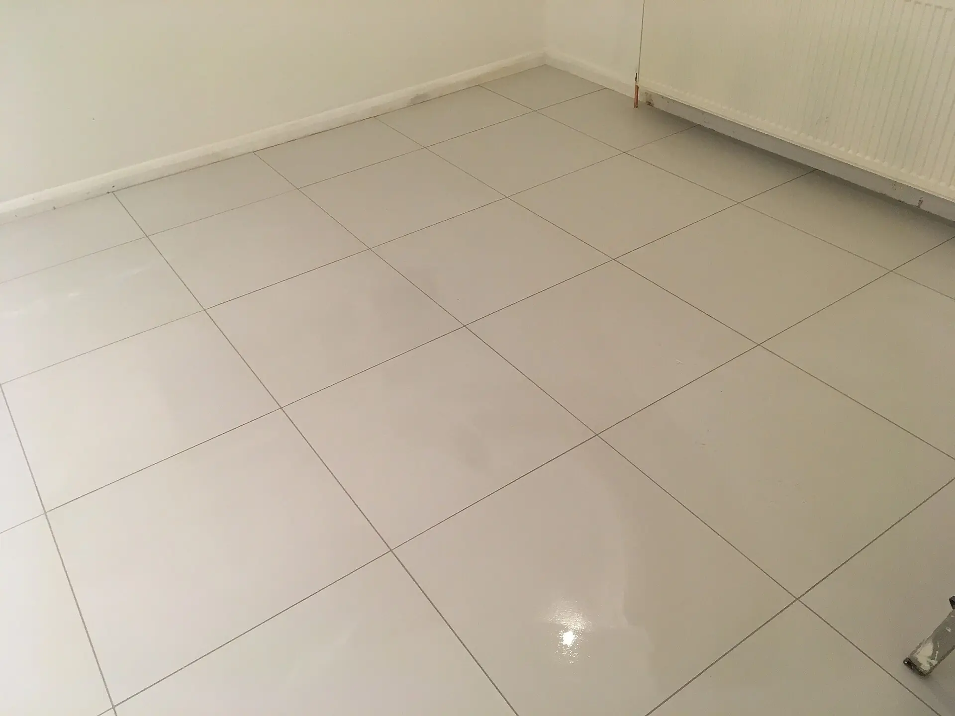 أرضية بورسلان لامعة كبيرة الحجم